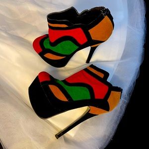Gogo shoes, velvet, size 5 ,  green red brown and black, used